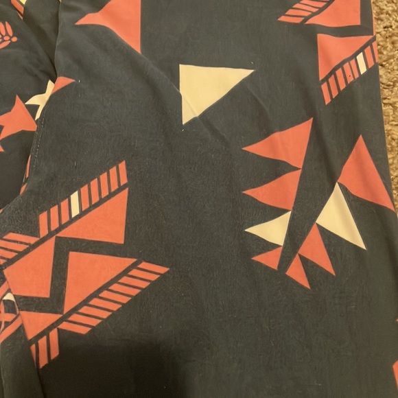 LuLaRoe leggings great colors of gray/pink/white - Picture 2 of 4